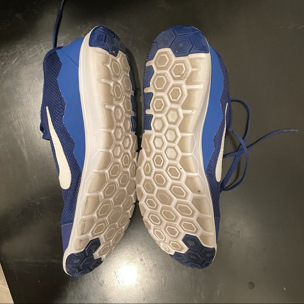 Nike blue athletic shoes - Picture 4 of 8